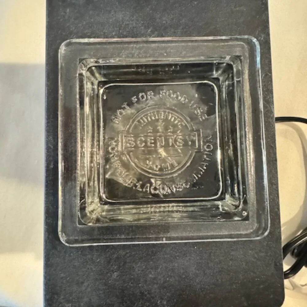 Scentsy Under My Spell Wax Warmer - Gently Used with Box - Picture 4 of 12